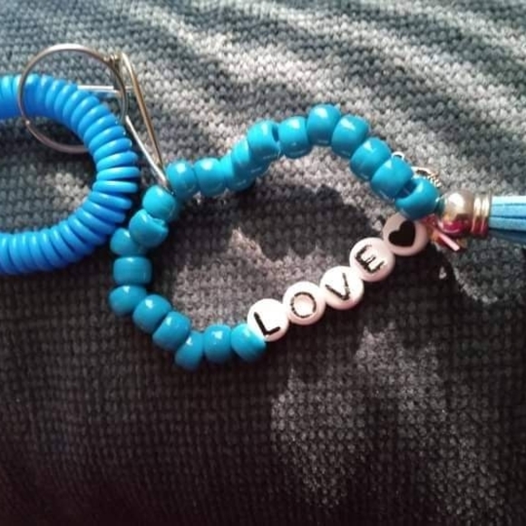 Handmade Red and Orange Beaded Keychain - Picture 5 of 9